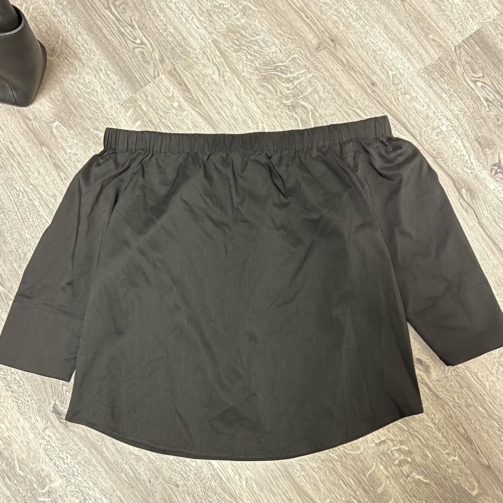 Forever21 Off shoulder blouse in black